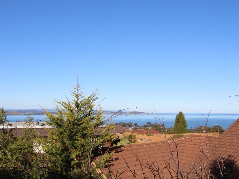 1/39 Tingira Road, Blackmans Bay TAS 7052