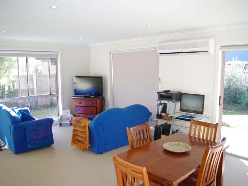 2/15 Bonsai Place, Margate TAS 7054