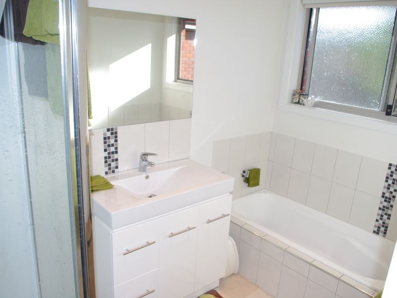 2/15 Bonsai Place, Margate TAS 7054