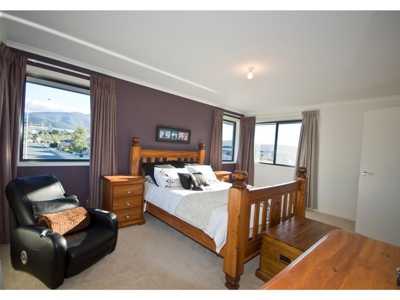 60 Corlacus Drive, Kingston TAS 7050