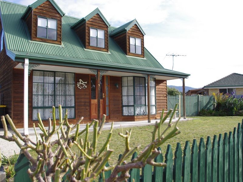 12 Carrington Drive, Margate TAS 7054