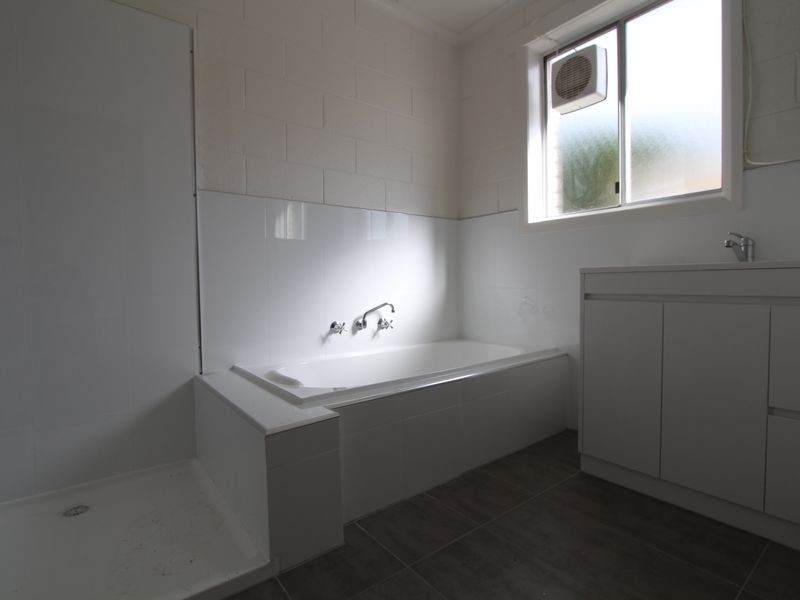 2/1 Pearsall Avenue, Blackmans Bay TAS 7052