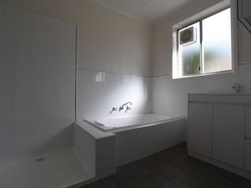 2/1 Pearsall Avenue, Blackmans Bay TAS 7052