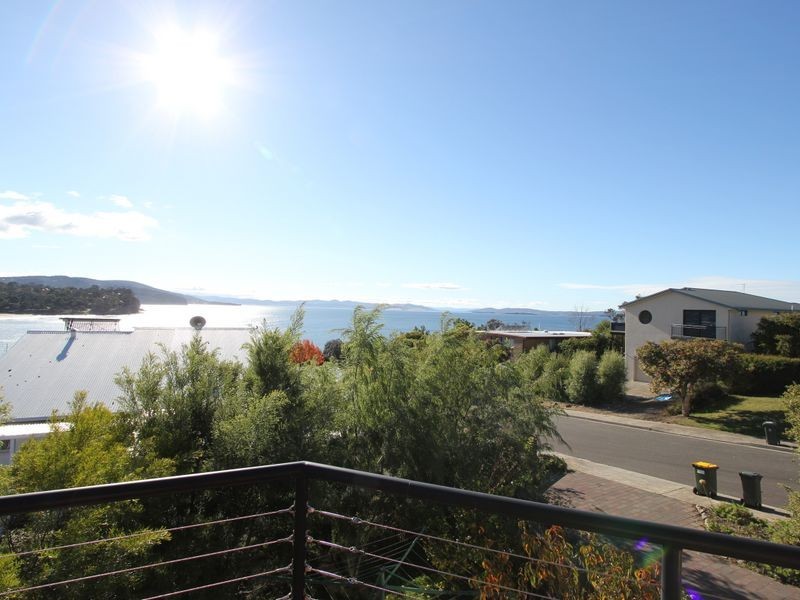 3 Flowerpot Crescent, Blackmans Bay TAS 7052