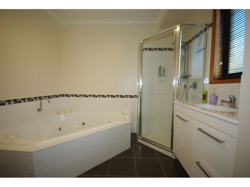 6 Breeza Court, Kingston TAS 7050