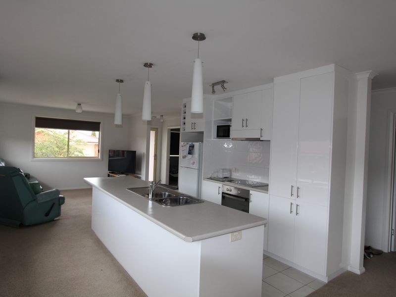 2/3 Home Avenue, Blackmans Bay TAS 7052