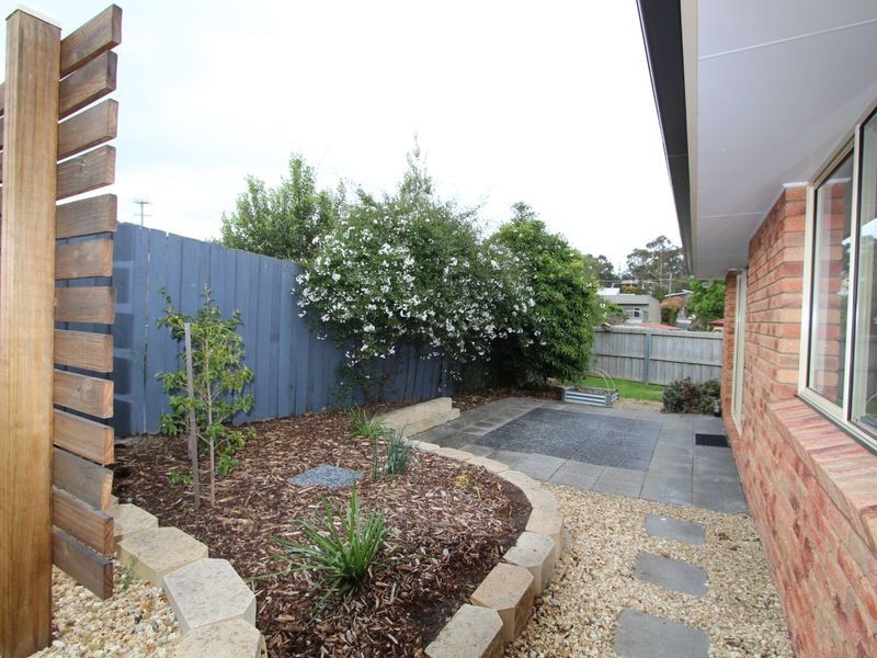 2/3 Home Avenue, Blackmans Bay TAS 7052