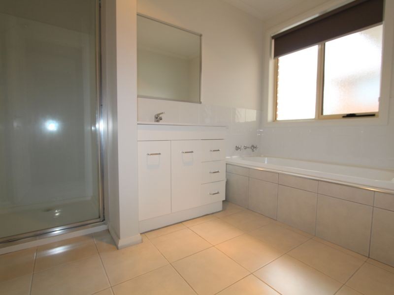 2/3 Home Avenue, Blackmans Bay TAS 7052