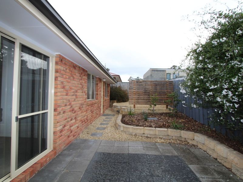 2/3 Home Avenue, Blackmans Bay TAS 7052