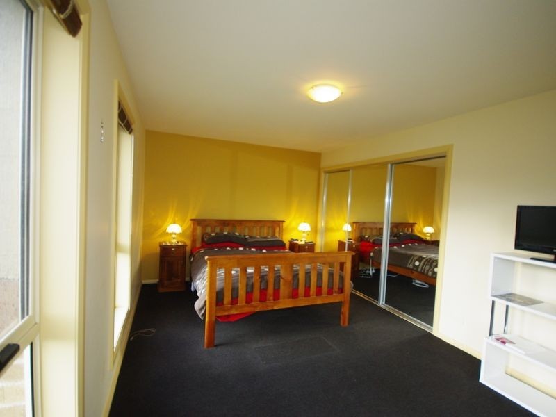 6 Alfreds Garden, Kingston TAS 7050