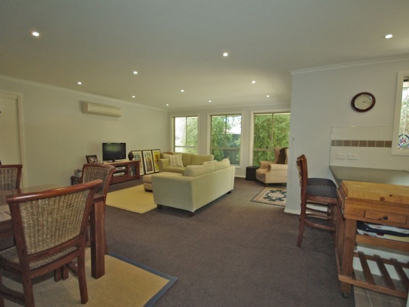 2B Delmore Place, Margate TAS 7054