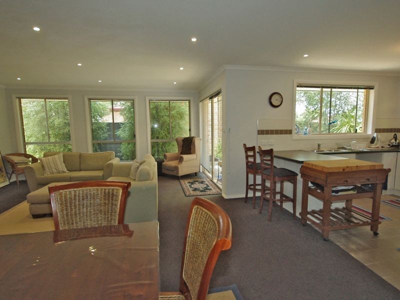 2B Delmore Place, Margate TAS 7054