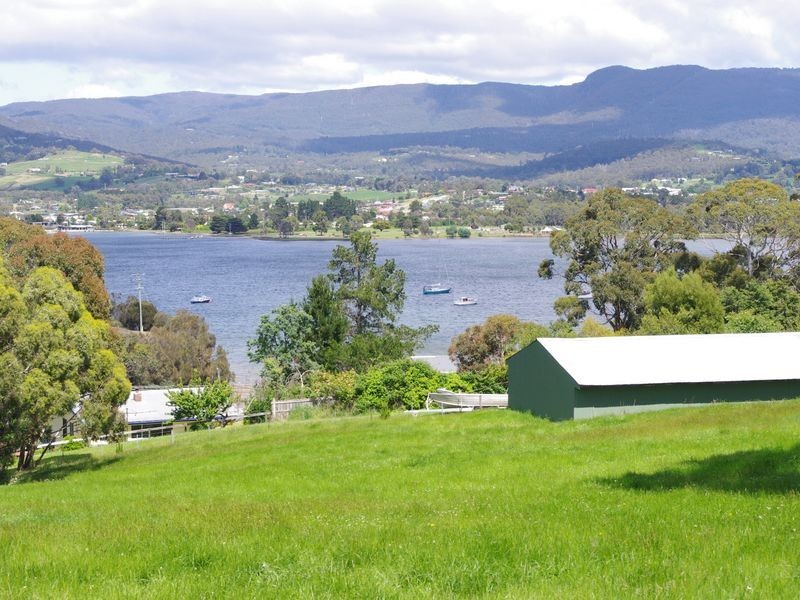 332 Howden Road, Howden TAS 7054