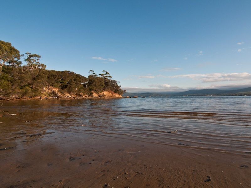 11 Wingara Road, Howden TAS 7054