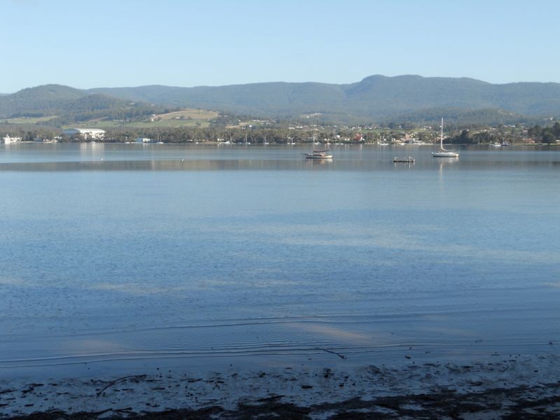 11 Wingara Road, Howden TAS 7054