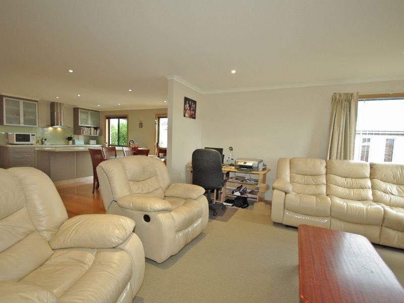 43 Corlacus Drive, Kingston TAS 7050