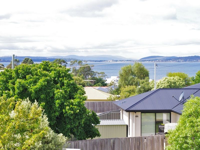 6 Murlali Crt, Blackmans Bay TAS 7052