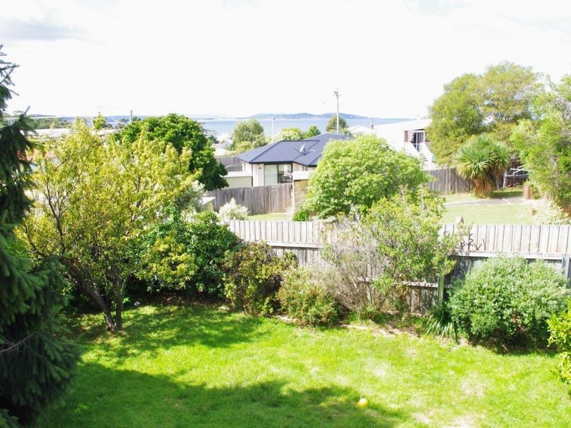 6 Murlali Crt, Blackmans Bay TAS 7052