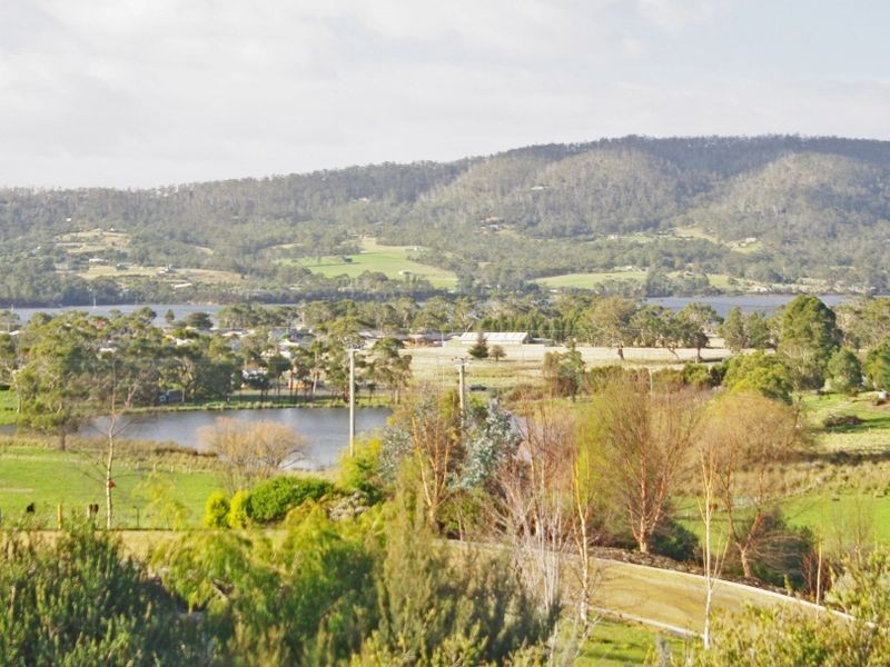 21 Englefield Drive, Margate TAS 7054