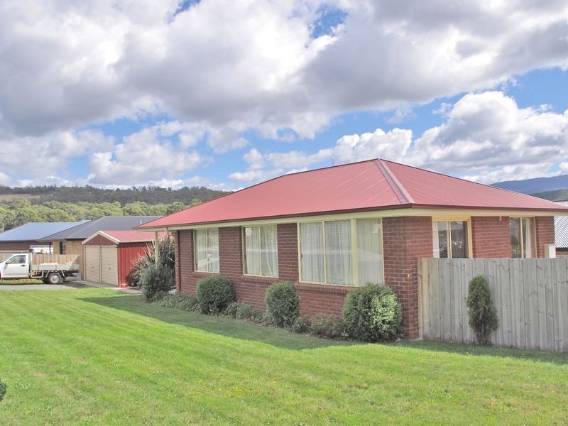5 Crimson Drive, Margate TAS 7054