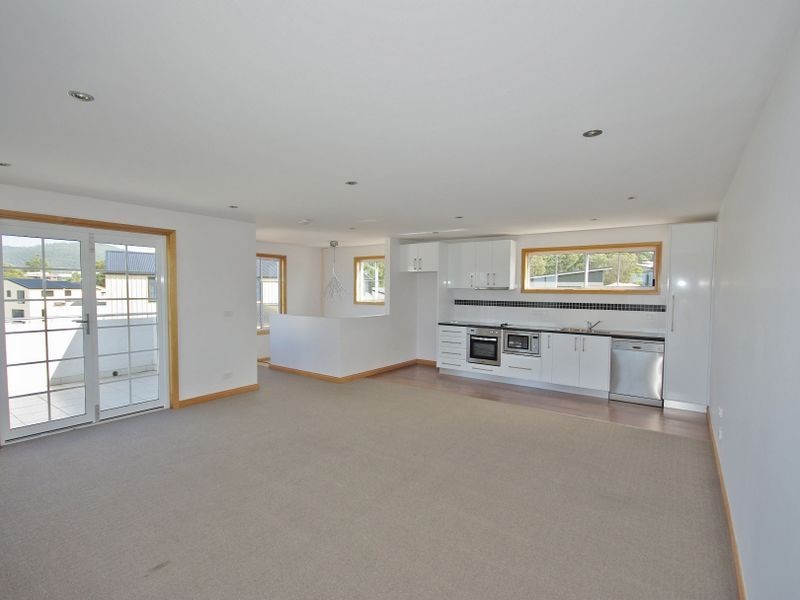 1/24 Staff Road, Electrona TAS 7054