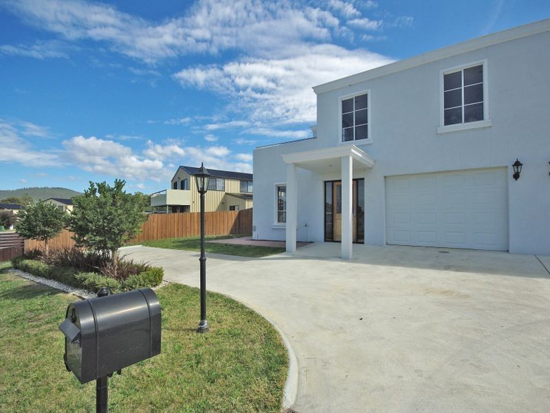 1/24 Staff Road, Electrona TAS 7054