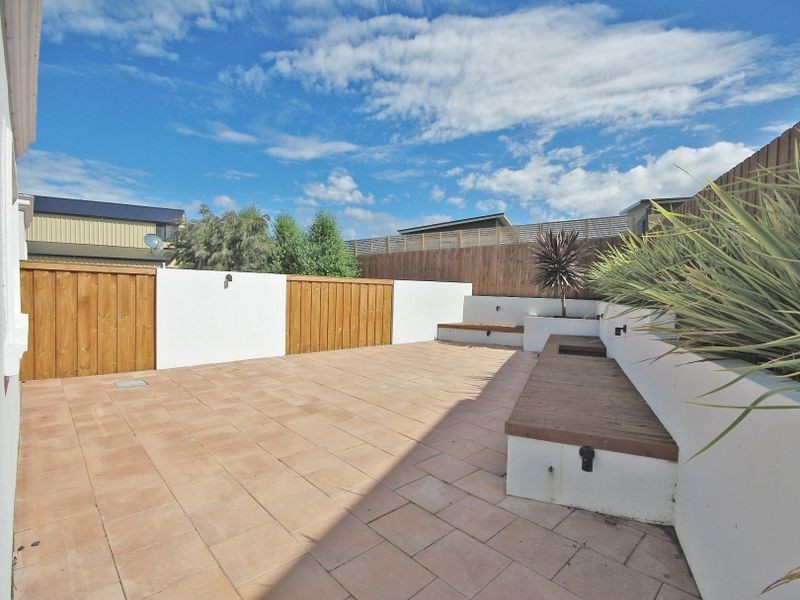 2/24 Staff Road, Electrona TAS 7054