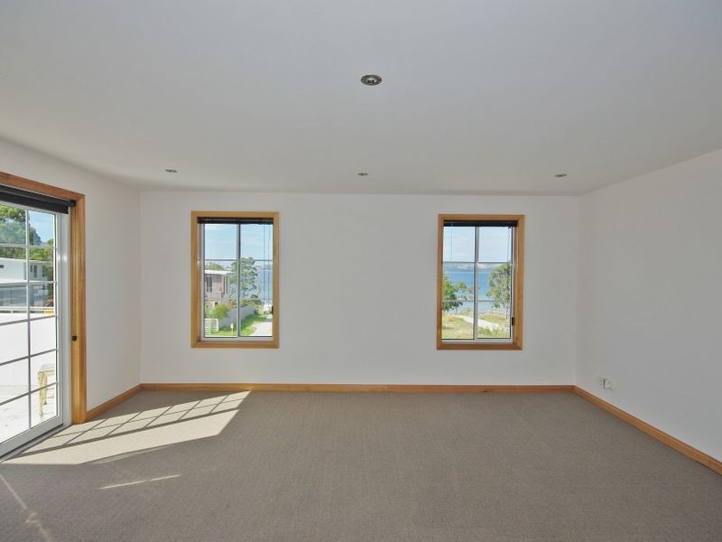 2/24 Staff Road, Electrona TAS 7054