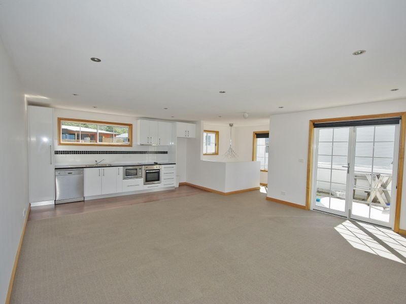 2/24 Staff Road, Electrona TAS 7054