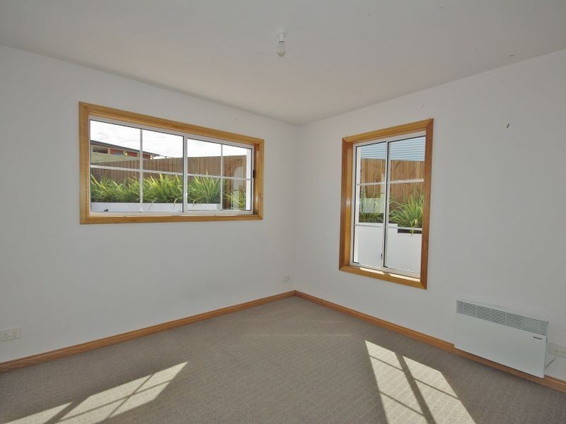 2/24 Staff Road, Electrona TAS 7054