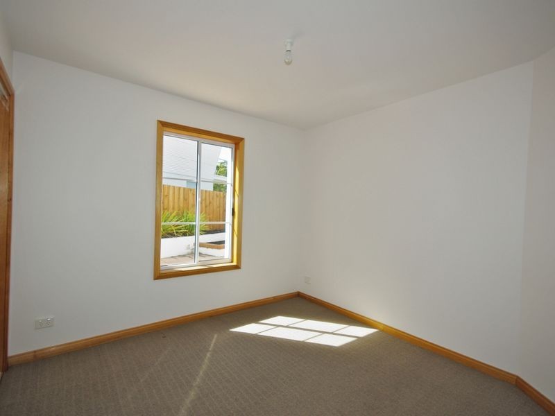 2/24 Staff Road, Electrona TAS 7054