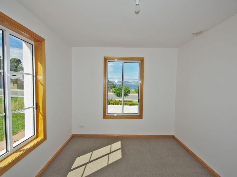 2/24 Staff Road, Electrona TAS 7054