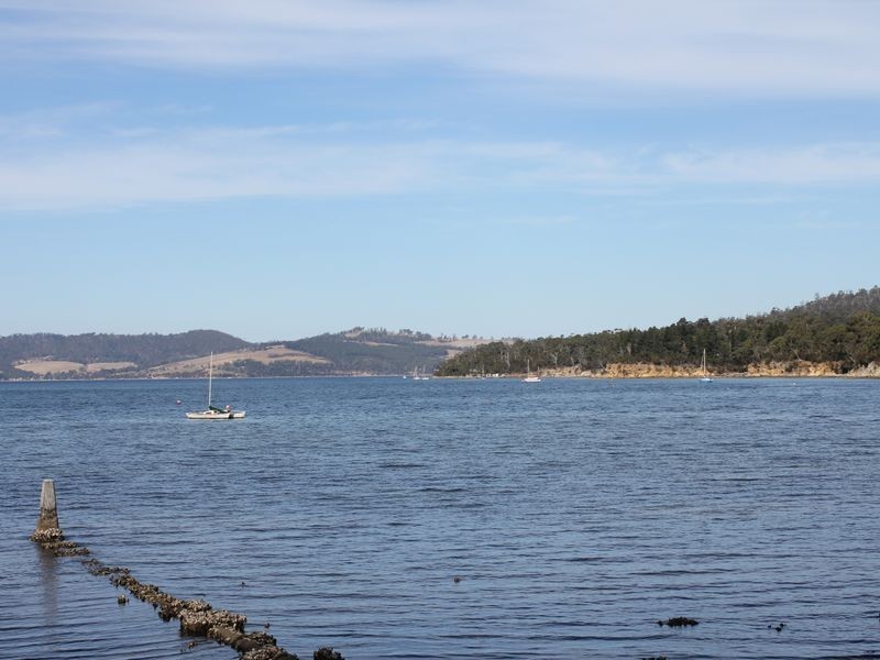 20 Esplanade, Snug TAS 7054