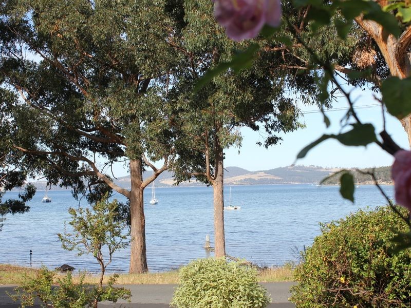 20 Esplanade, Snug TAS 7054