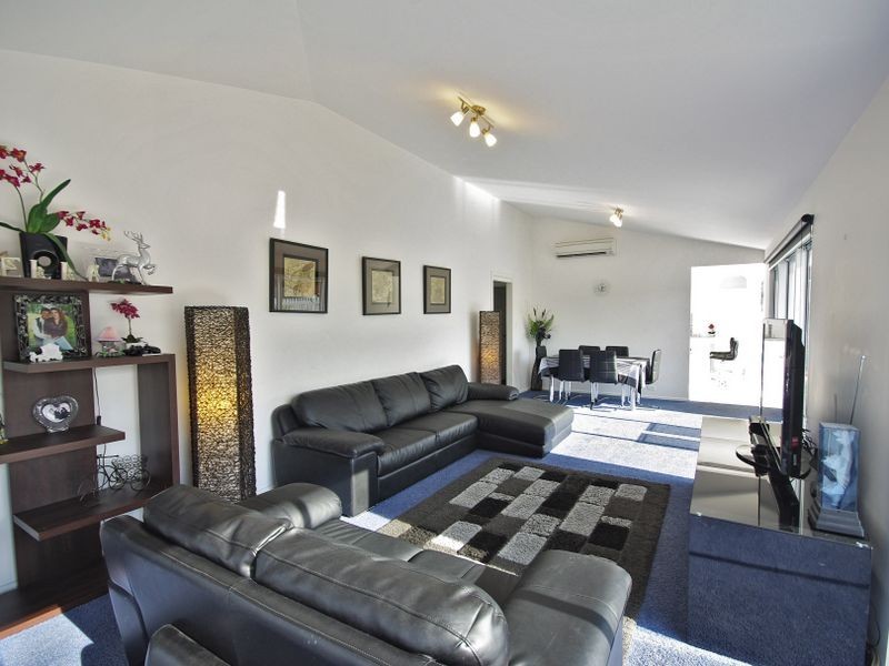 2/25 Queens Parade, Kingston TAS 7050
