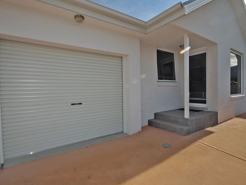 2/25 Queens Parade, Kingston TAS 7050
