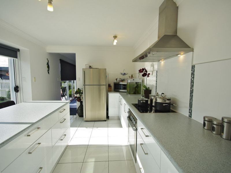 2/25 Queens Parade, Kingston TAS 7050