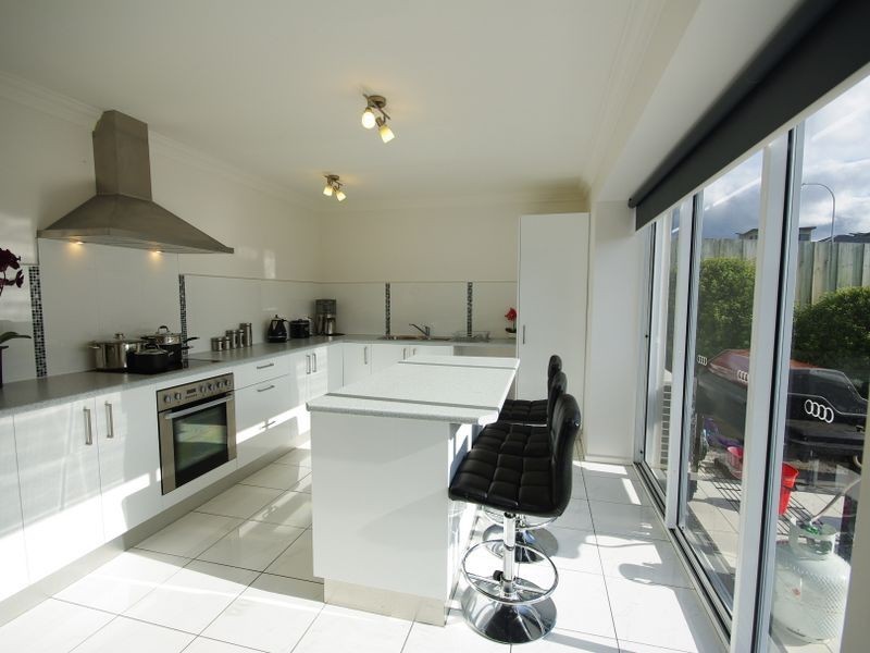2/25 Queens Parade, Kingston TAS 7050