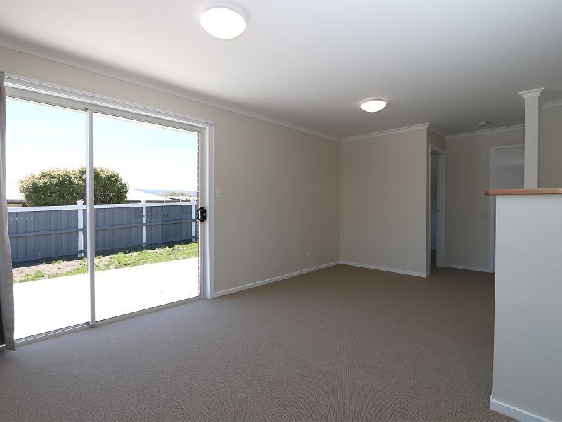 2/9 Frost Street, Snug TAS 7054