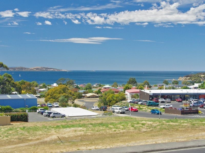 1/10 Opal Drive, Blackmans Bay TAS 7052