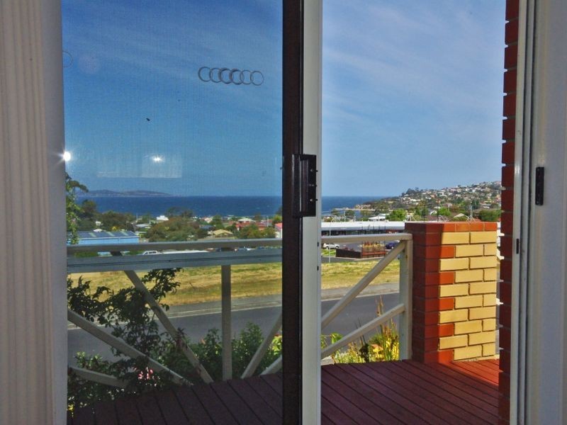 1/10 Opal Drive, Blackmans Bay TAS 7052