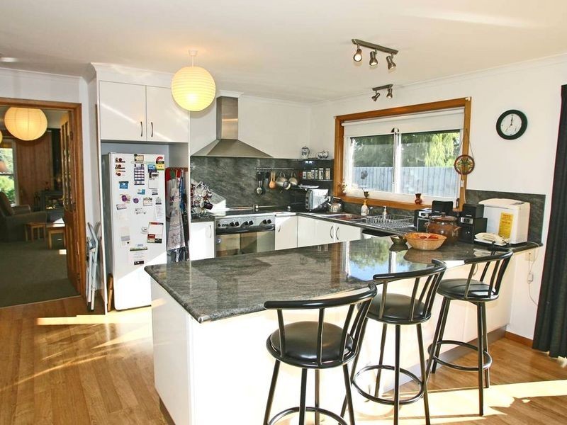 25 Burwood Drive, Blackmans Bay TAS 7052