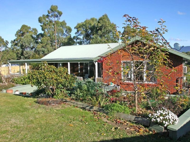 25 Burwood Drive, Blackmans Bay TAS 7052