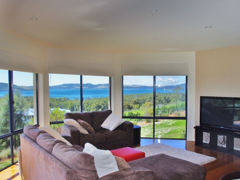11 Hillview Drive, Margate TAS 7054