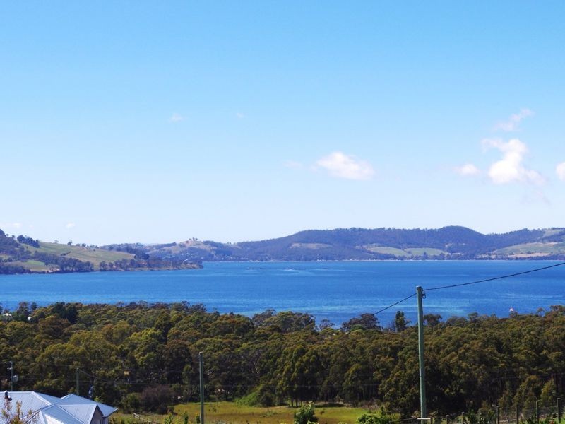 11 Hillview Drive, Margate TAS 7054