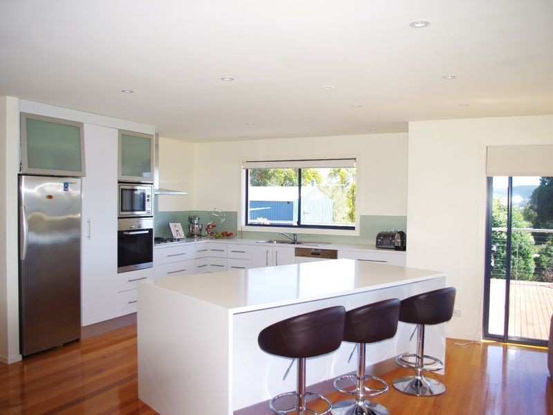 11 Hillview Drive, Margate TAS 7054