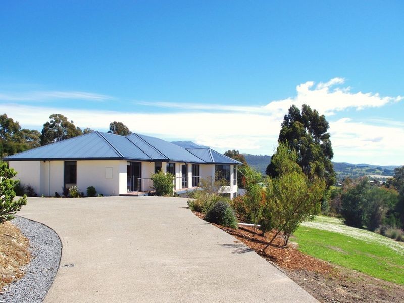 11 Hillview Drive, Margate TAS 7054