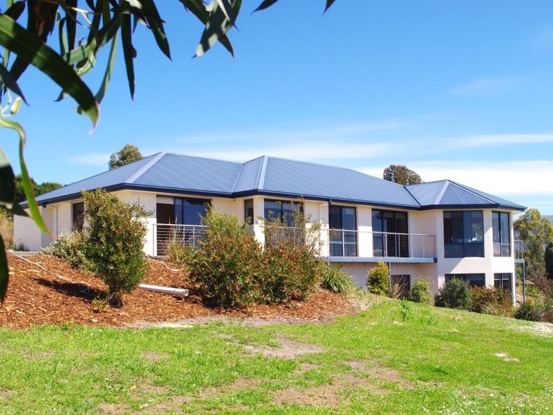 11 Hillview Drive, Margate TAS 7054