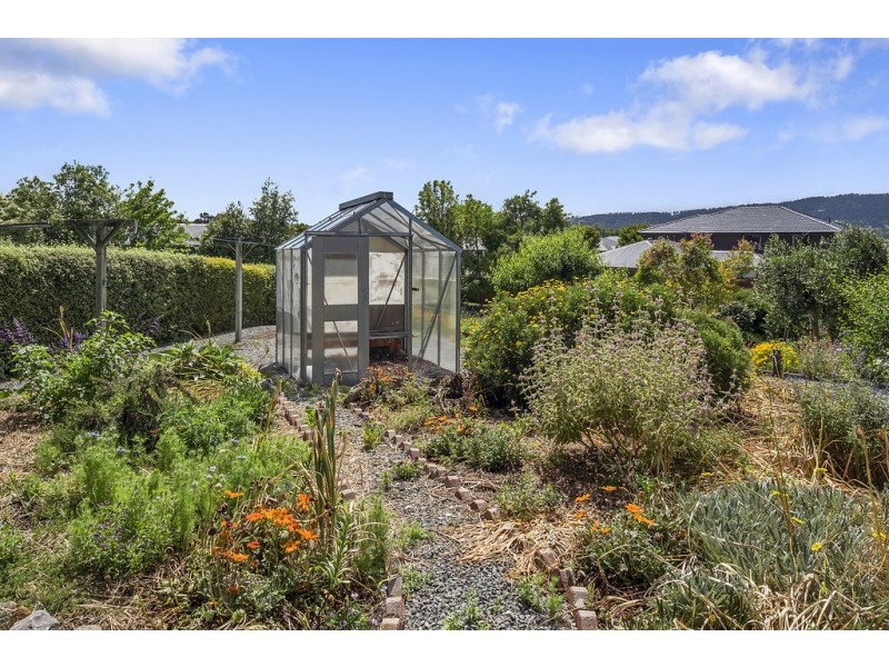 6 Crescent Drive, Margate TAS 7054