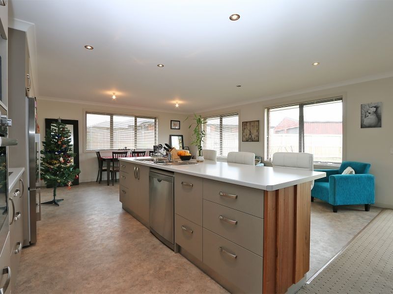 8 Chipalee Court, Margate TAS 7054